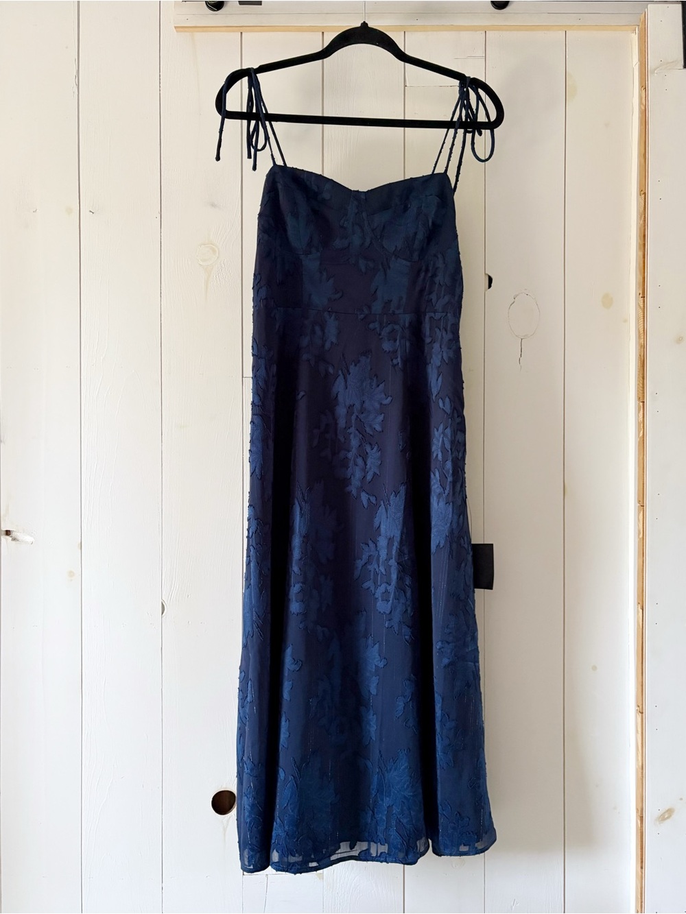 NWT Lulus Loveliest Looks Navy Blue Floral Jacquard Tie-Strap Midi Dress Size L - Picture 3 of 15